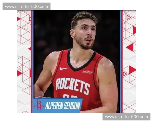 火箭坚持无传统控卫阵容 申京持球发起成另类解法